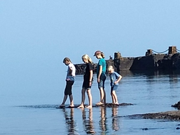 Girls in a row north shore